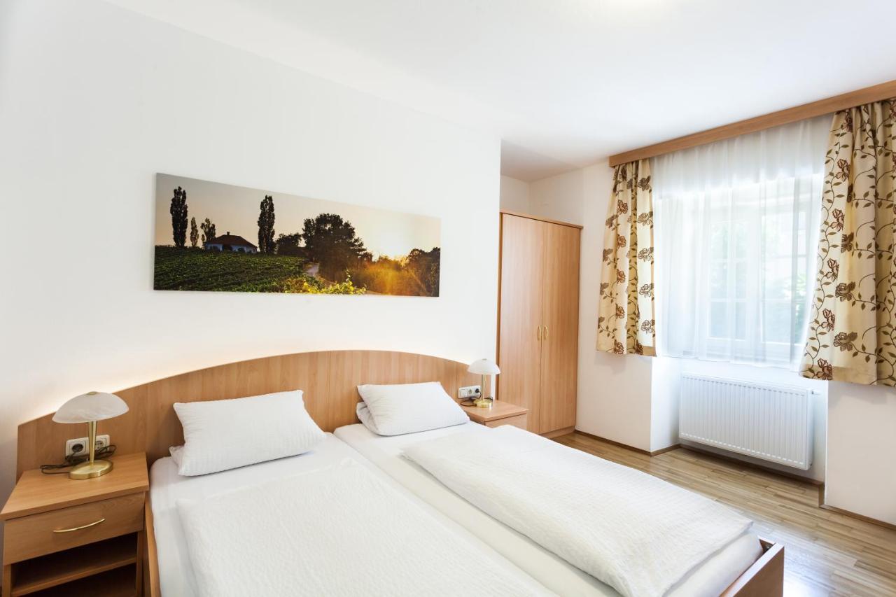 Gaestehaus Ferk - Fruehstueckspension, Bed & Breakfast Бад-Радкерсбург Экстерьер фото