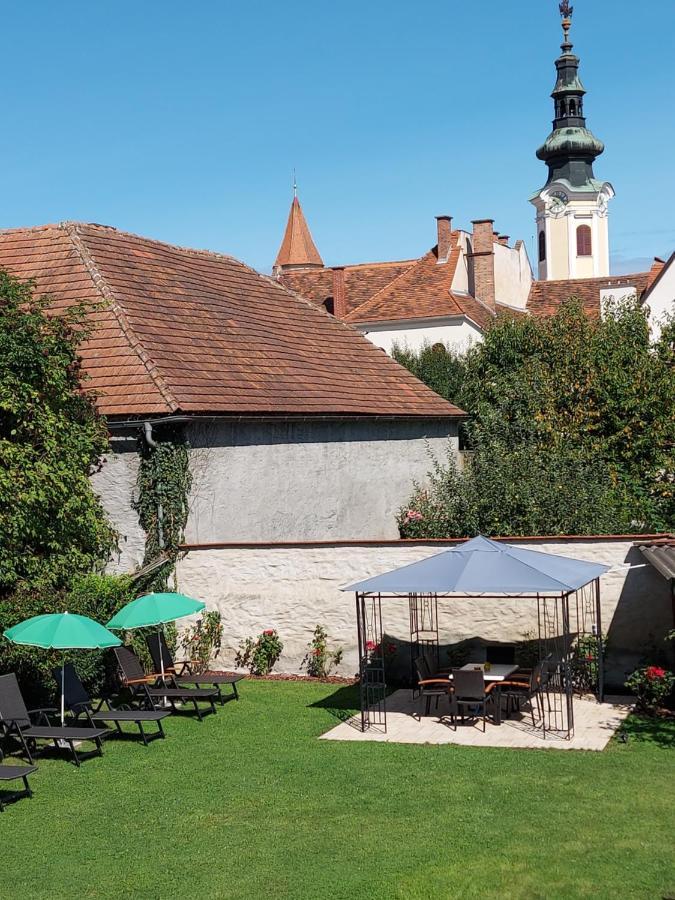 Gaestehaus Ferk - Fruehstueckspension, Bed & Breakfast Бад-Радкерсбург Экстерьер фото